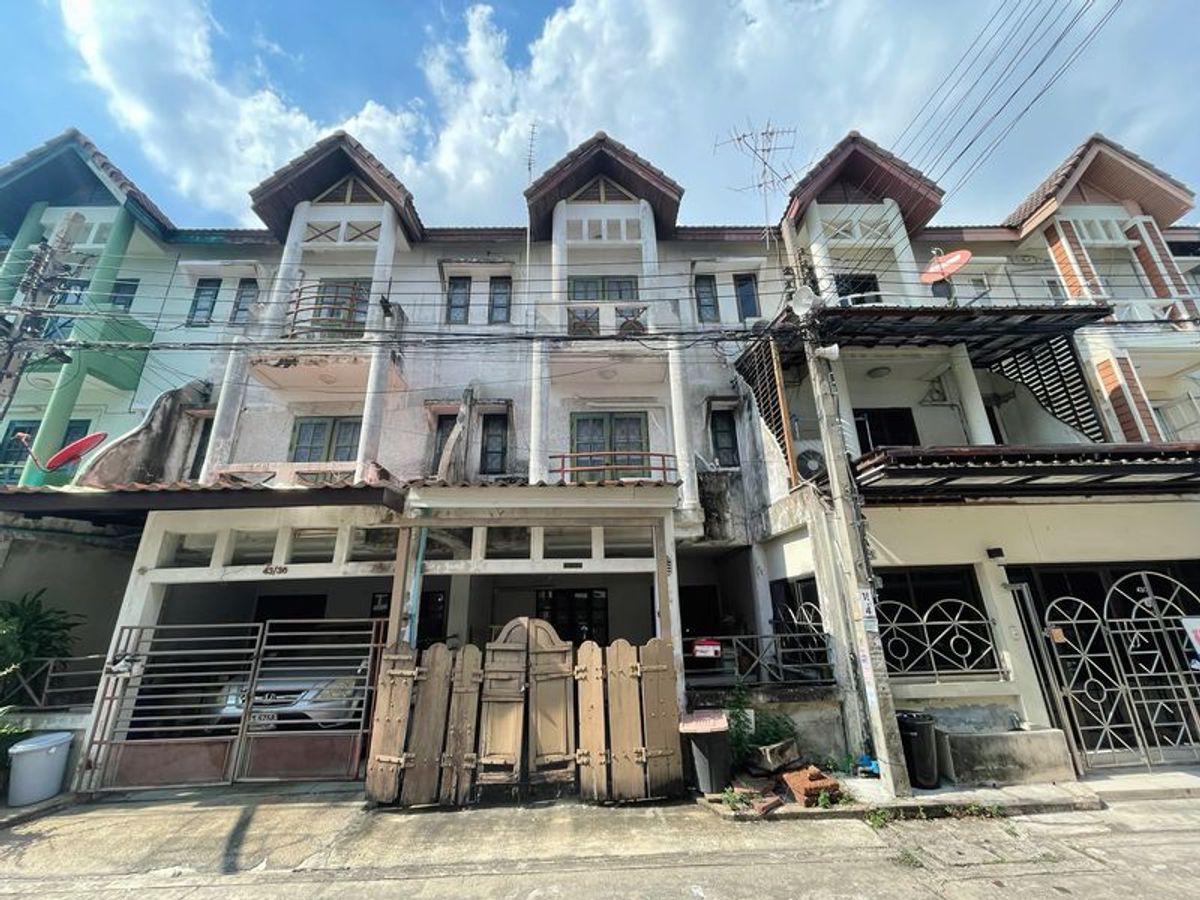 ขายทาวน์โฮมนนทบุรี บางใหญ่ บางบัวทอง : ทาวน์โฮม 3 ชั้น มบ.โพธิ์แก้ว ปากเกร็ด 19 ตรว เลียบคลองประปา ตำบล บางตลาด อำเภอปากเกร็ด จังหวัดนนทบุรี