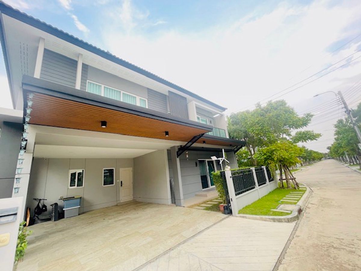 ให้เช่าบ้านสมุทรปราการ สำโรง : ให้เช่า CENTRO บางนา - ศรีนครินทร์ หลังห้าง Mega บางนา ที่ดินใหญ่มาก ตกแต่งทั้งหลัง ( พร้อมเข้าอยู่ )