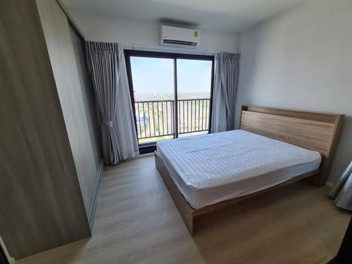 For RentCondoBangna, Bearing, Lasalle : Renting A Space Mega Bangna. The room is on the 22nd floor.