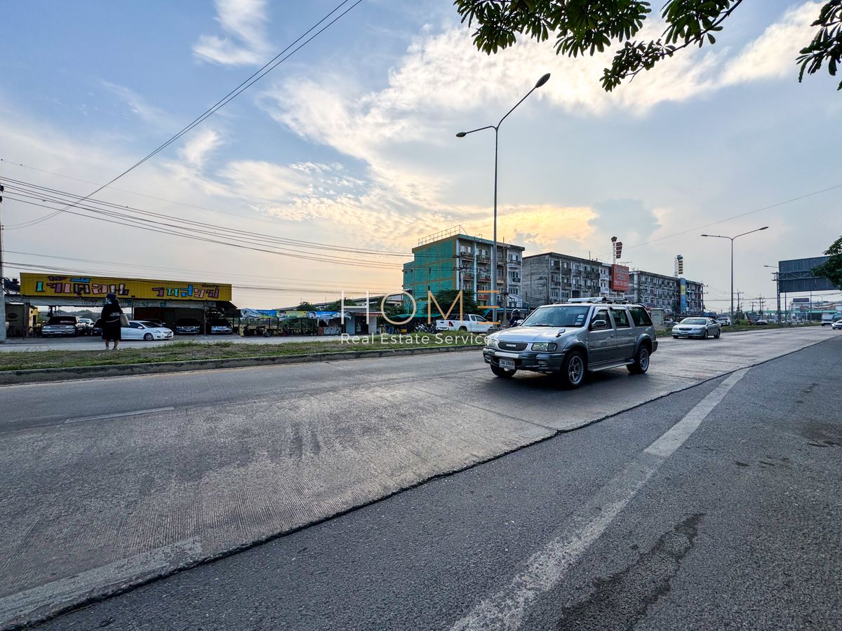 For SaleShop HouseRama5, Ratchapruek, Bangkruai : Commercial buildings on the main road, Pathum Samphan / 4.5 layers (sell), Commercial Building on the Main Road Pathum sampharan / 4.5 Floors (For Sale) Cof674