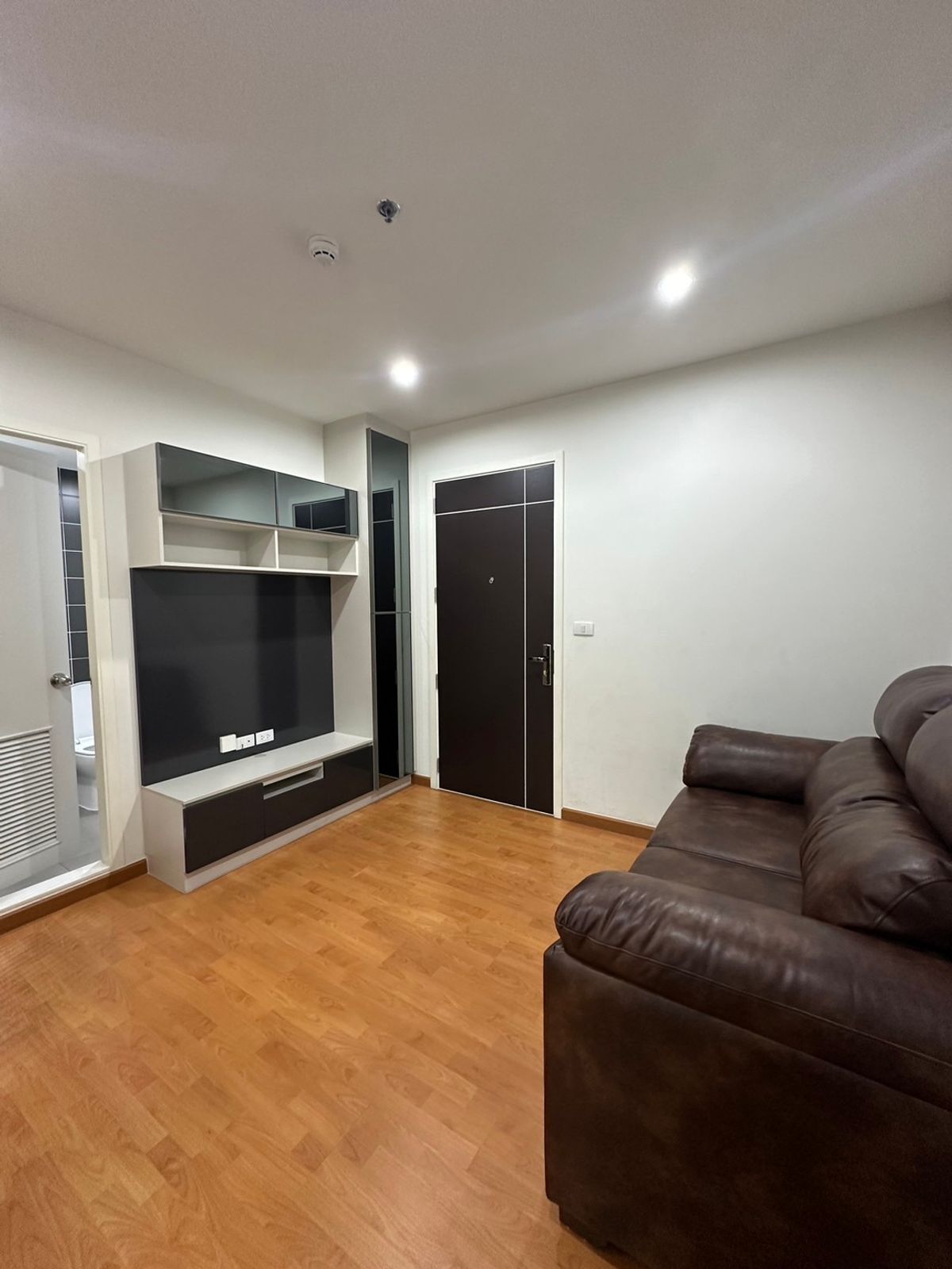 For RentCondoSamut Prakan,Samrong : For Rent & GT; & GT; The President Sukhumvit - Samutprakarn 🔥🎉 7th floor, 32 sq.w., convenient to travel to BTS, Robinson, Samut Prakan #LV -MO1778