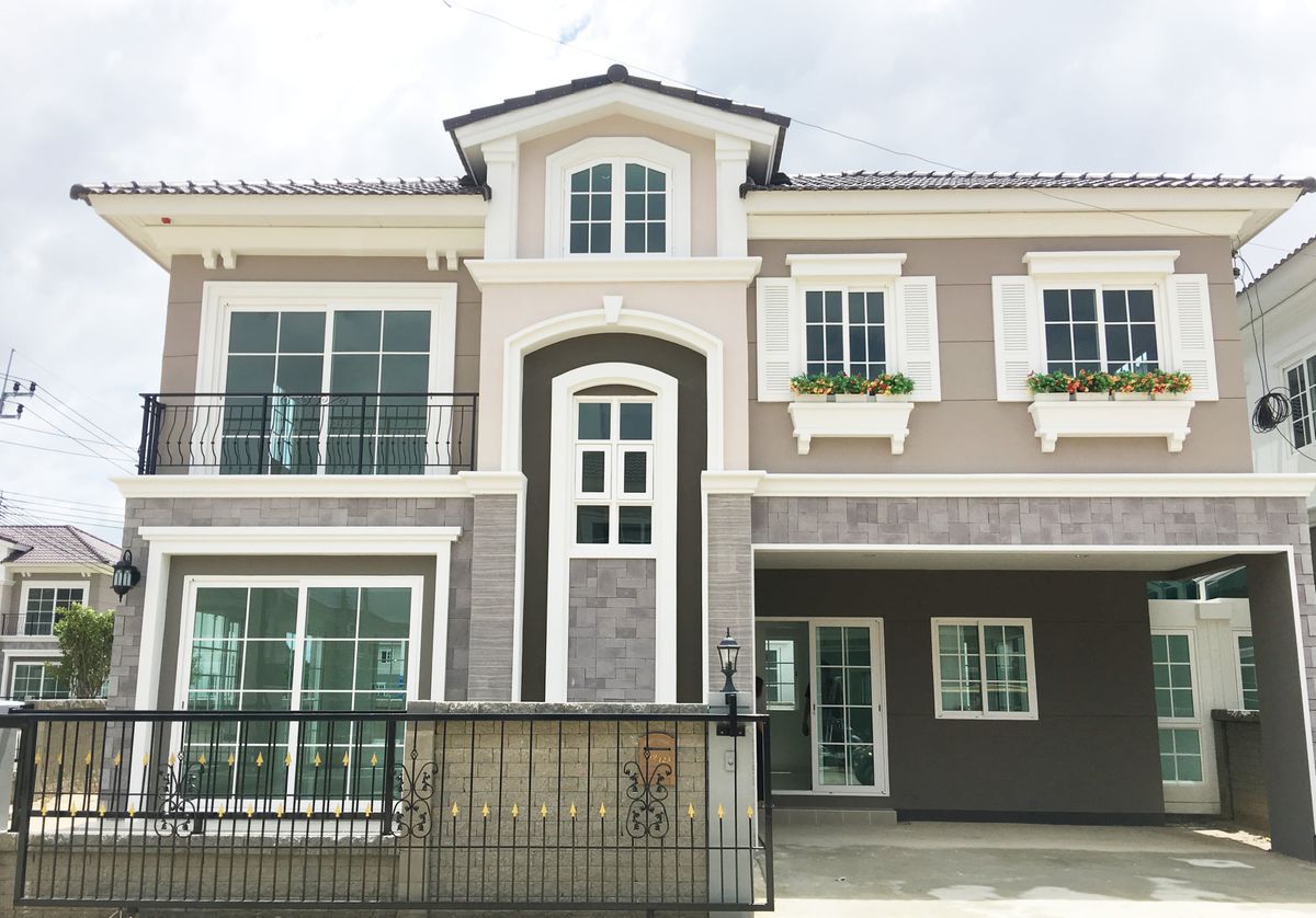 For SaleBang kae, Phetkasem : ✨💎 Twin houses behind the British style 5 sleeping near BTS Wutthakat! Golden, this Sathorn, a golden location with a private garden And great free gifts! 🏡🚈