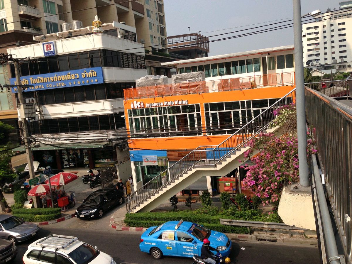 ให้เช่าอาคารพาณิชย์สาทร นราธิวาส : ให้เช่า อาคารพาณิชย์ ปากซอยนราธิวาส 4 สาทร