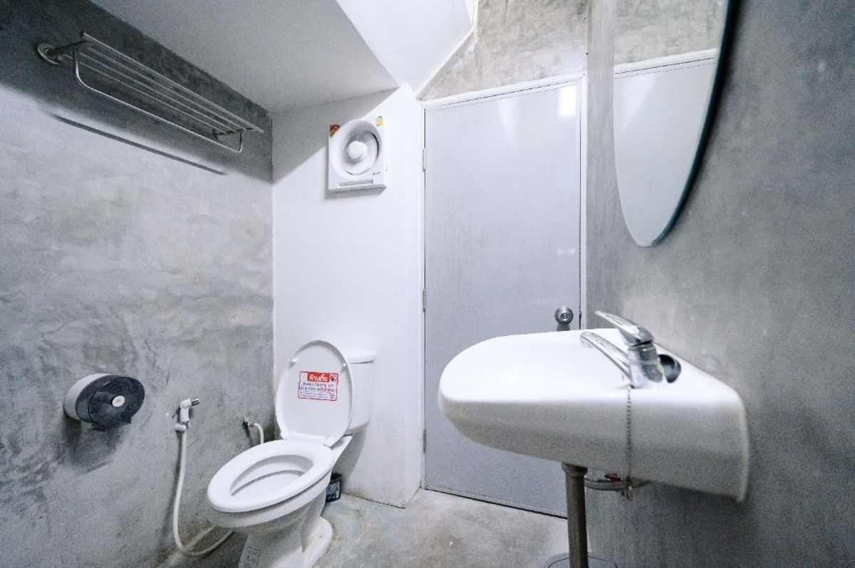 ขายอาคารพาณิชย์สยาม จุฬา สามย่าน : ขายอาคารพาณิชย์ MRT หัวลำโพง 2 ชั้น เหมาะ ลงทุนมาก (N.1599)