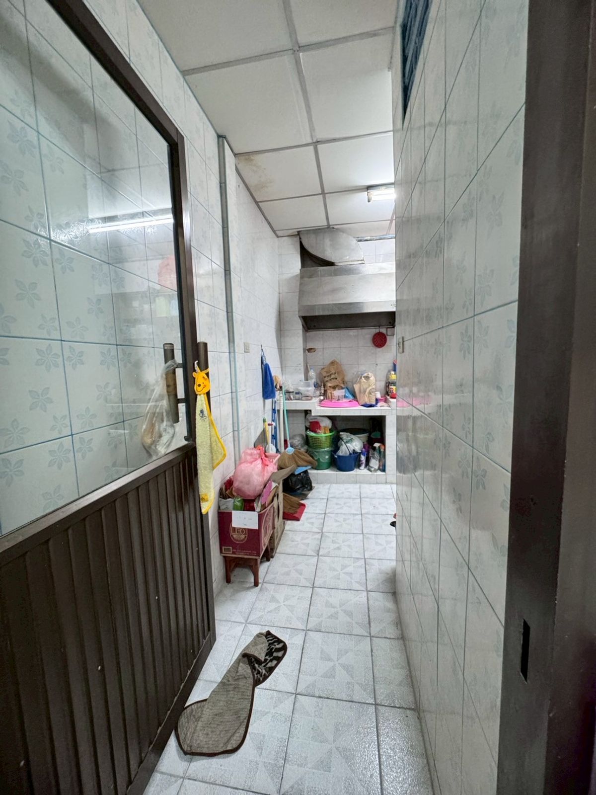 ขายอาคารพาณิชย์สีลม ศาลาแดง บางรัก : ขายตึกแถว ซอยจินดาถวิล แขวงมหาพฤฒาราม บางรัก ทำเลดีใกล้บรรทัดทอง (N.1598)