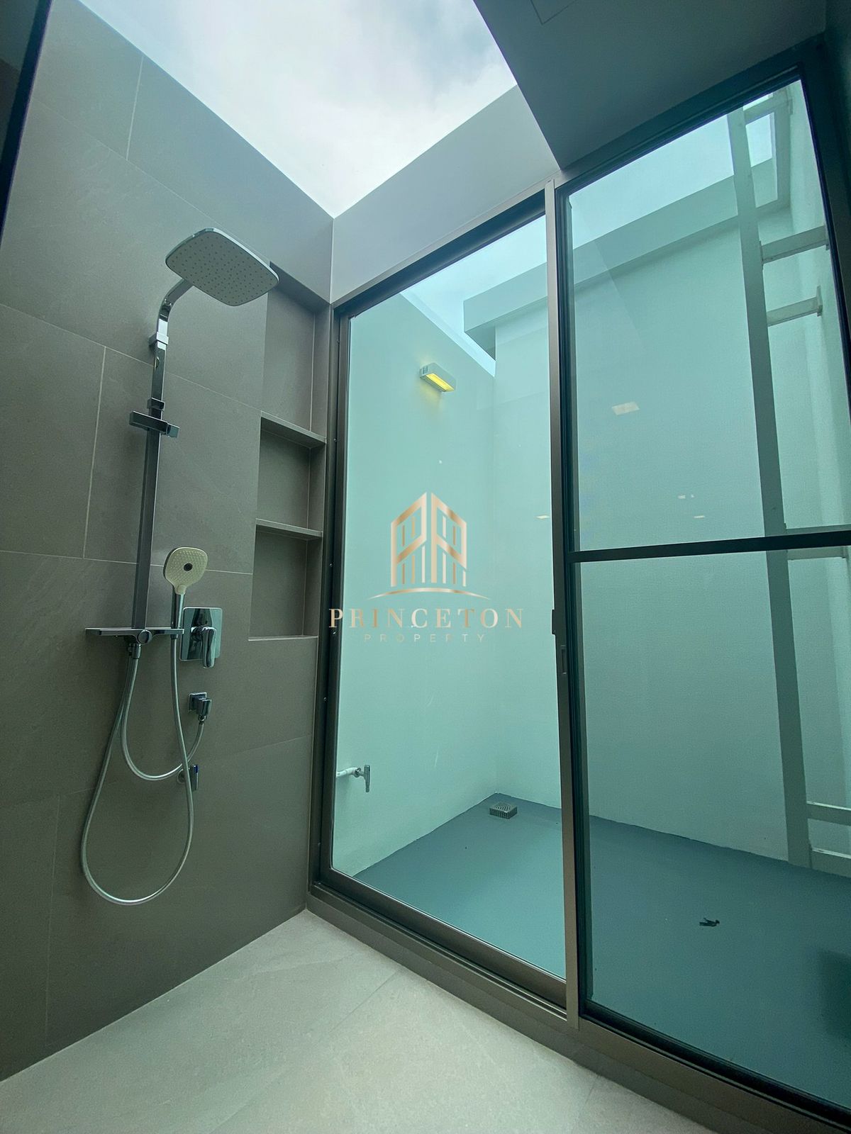 บ้านพัฒนาการ ศรีนครินทร์ : ขายหรือเช่า วีเว่ พระราม 9  📞092-4252445 VIVE Rama 9