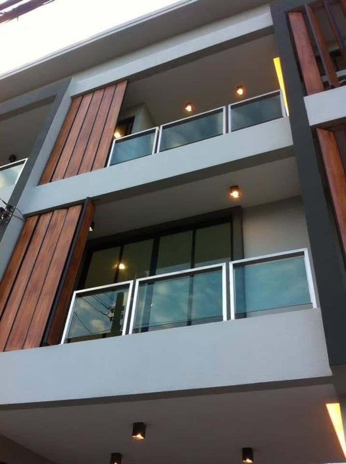 ขายทาวน์โฮมนวมินทร์ รามอินทรา : 25ตรว 3นอน3น้ำ ทาวน์โฮม 3 ชั้น Bloc Office รามอินทรา 39 ใกล้ทางด่วนและรถไฟฟ้า