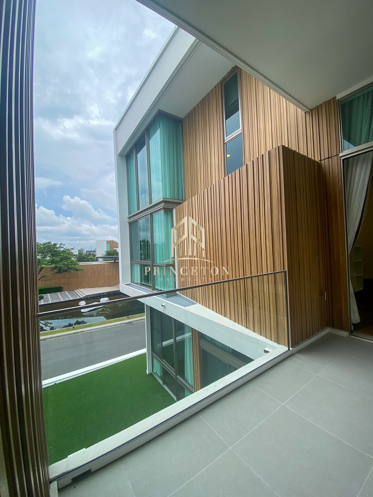 บ้านพัฒนาการ ศรีนครินทร์ : ขายหรือเช่า วีเว่ พระราม 9  📞092-4252445 VIVE Rama 9