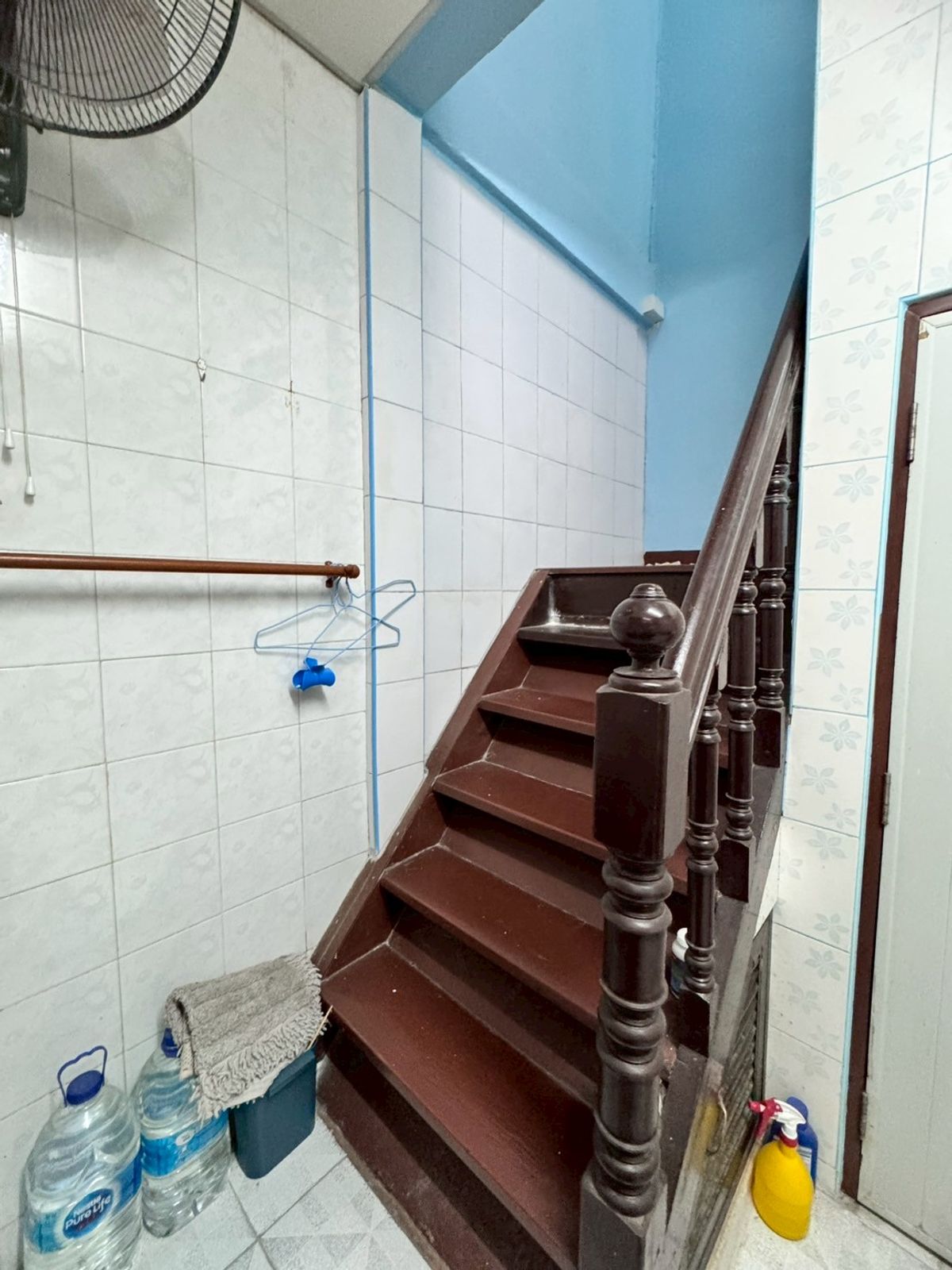 ขายอาคารพาณิชย์สีลม ศาลาแดง บางรัก : ขายตึกแถว ซอยจินดาถวิล แขวงมหาพฤฒาราม บางรัก ทำเลดีใกล้บรรทัดทอง (N.1598)