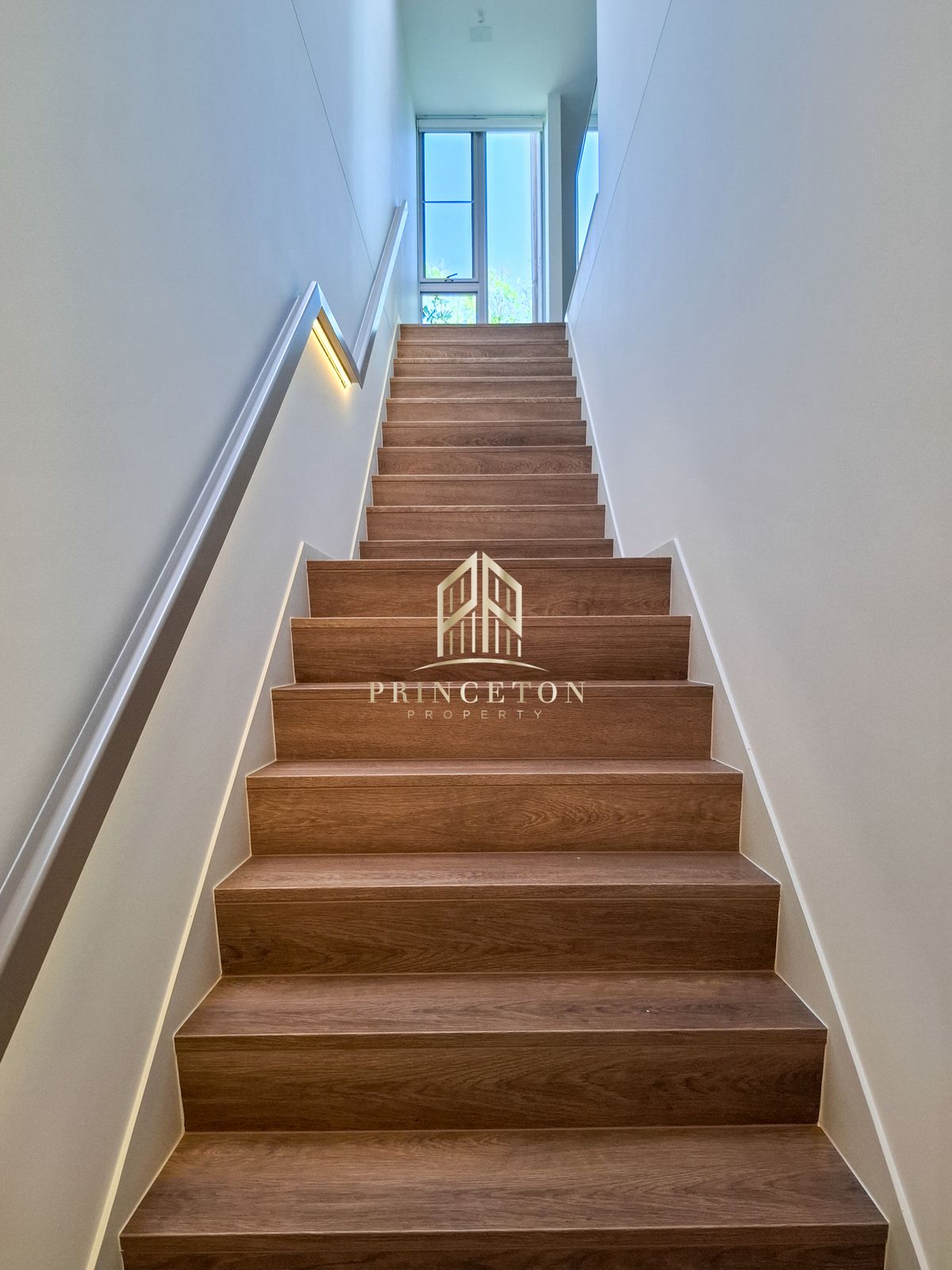 HousePattanakan, Srinakarin : VIVE Rama 9 complete with furniture 📞092-4252445