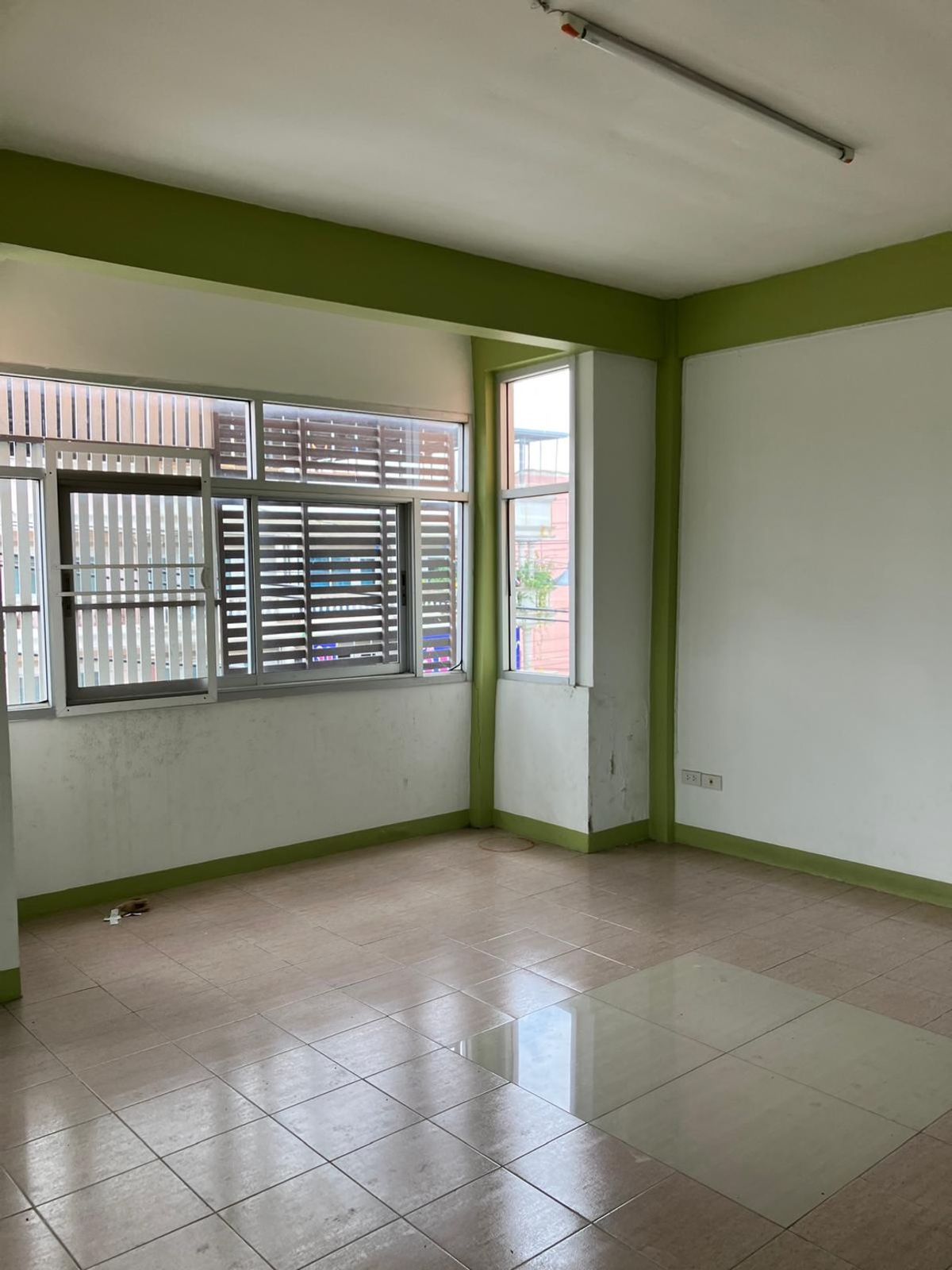 ขายที่ดินพุทธมณฑล ศาลายา : 🔥 โอกาสทอง! ที่ดิน + อาคารพาณิชย์ + โกดัง ติดถนนใหญ่ศาลาธรรมสพน์ 🏢📦