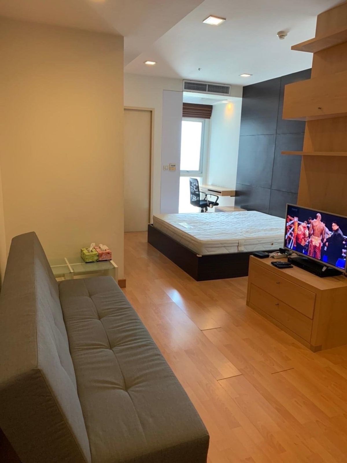 ให้เช่าคอนโดสุขุมวิท อโศก ทองหล่อ : Rent Nusasiri Grand Condo 37 Sq.m. Fully furnished 18,000 baht