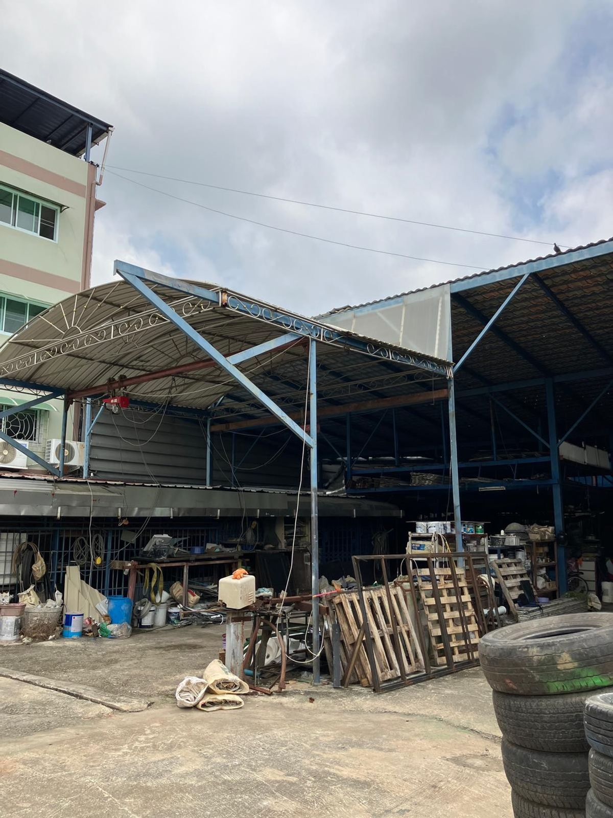 ขายที่ดินพุทธมณฑล ศาลายา : 🔥 โอกาสทอง! ที่ดิน + อาคารพาณิชย์ + โกดัง ติดถนนใหญ่ศาลาธรรมสพน์ 🏢📦