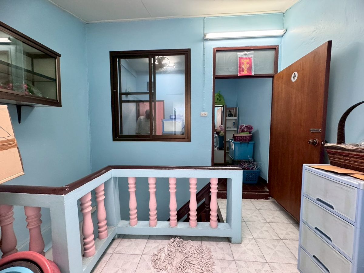 ขายอาคารพาณิชย์สีลม ศาลาแดง บางรัก : ขายตึกแถว ซอยจินดาถวิล แขวงมหาพฤฒาราม บางรัก ทำเลดีใกล้บรรทัดทอง (N.1598)