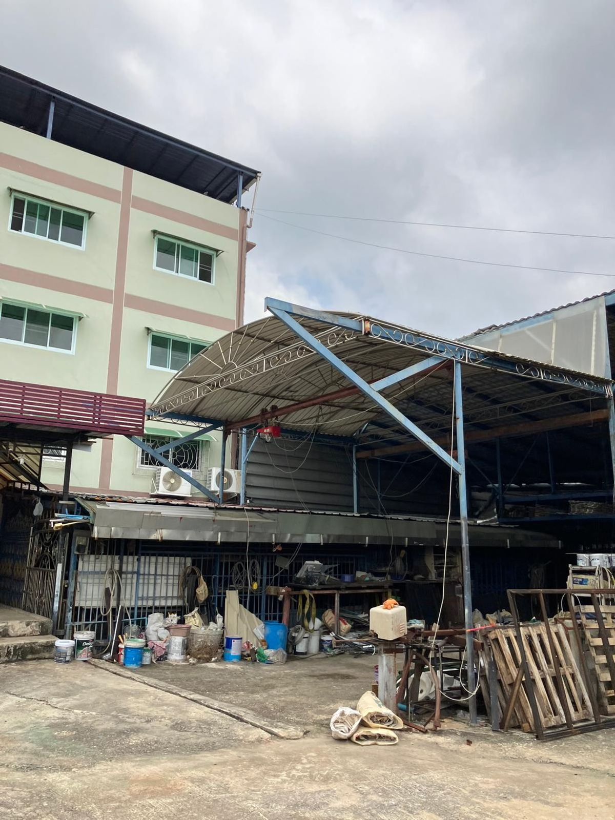 ขายที่ดินพุทธมณฑล ศาลายา : 🔥 โอกาสทอง! ที่ดิน + อาคารพาณิชย์ + โกดัง ติดถนนใหญ่ศาลาธรรมสพน์ 🏢📦