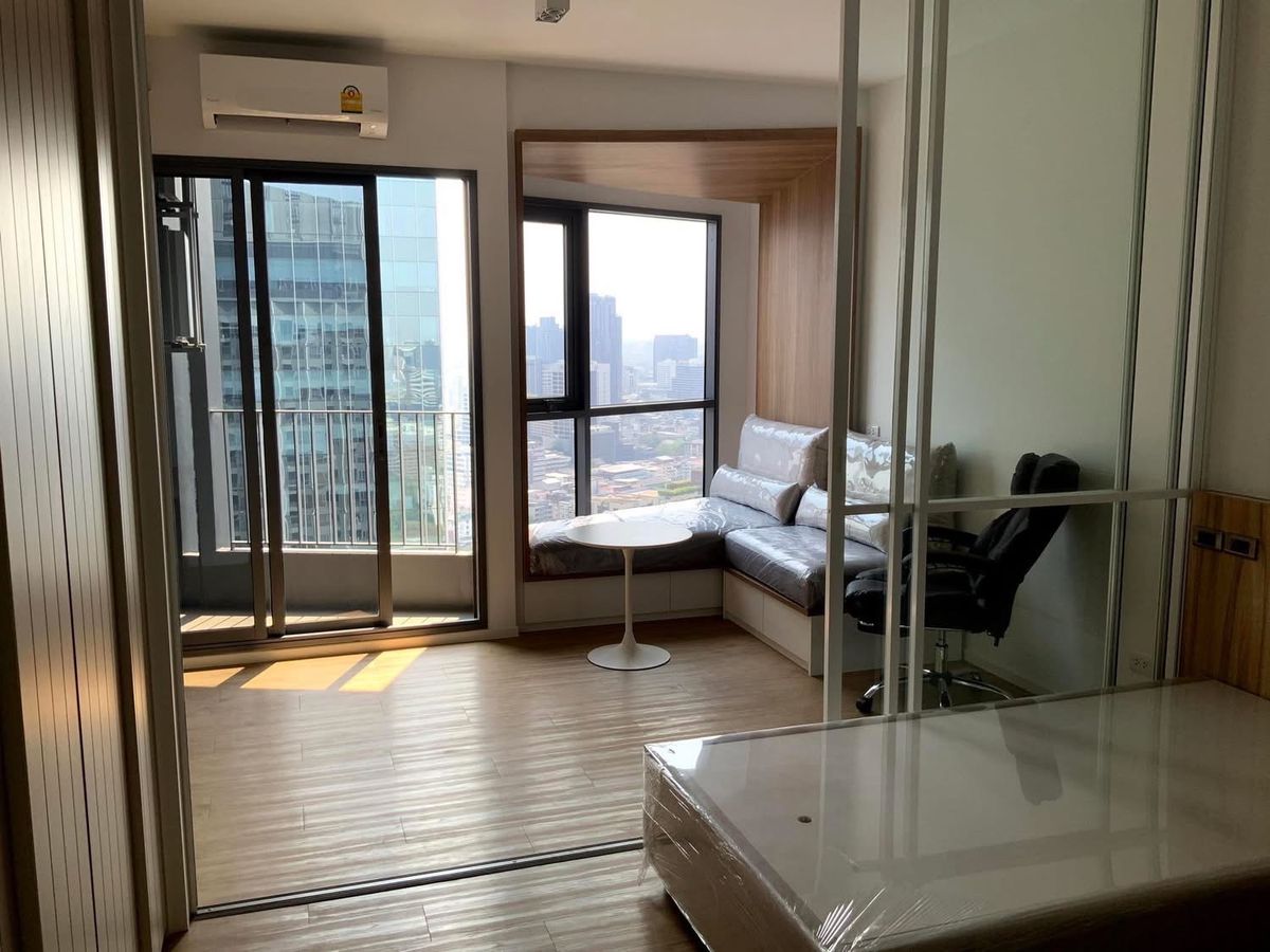 For RentCondoSiam Paragon ,Chulalongkorn,Samyan : ✅Triple Y 💖1 The bedroom is ready.