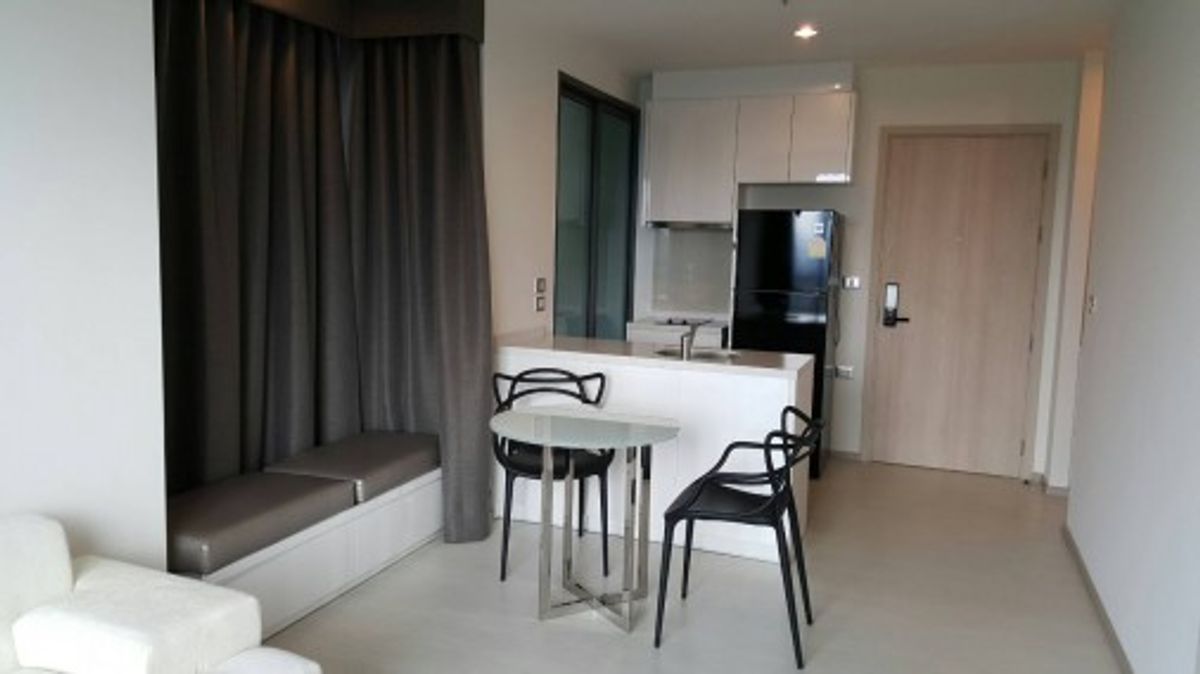 ให้เช่าคอนโดสุขุมวิท อโศก ทองหล่อ : 1 เตียง 1 ห้องน้ำ 48 ตารางเมตร คอนโดที่ Rhythm Sukhumvit 42 ให้เช่า 30,000 THB ต่อเดือน สถานี Ekkamai BTS