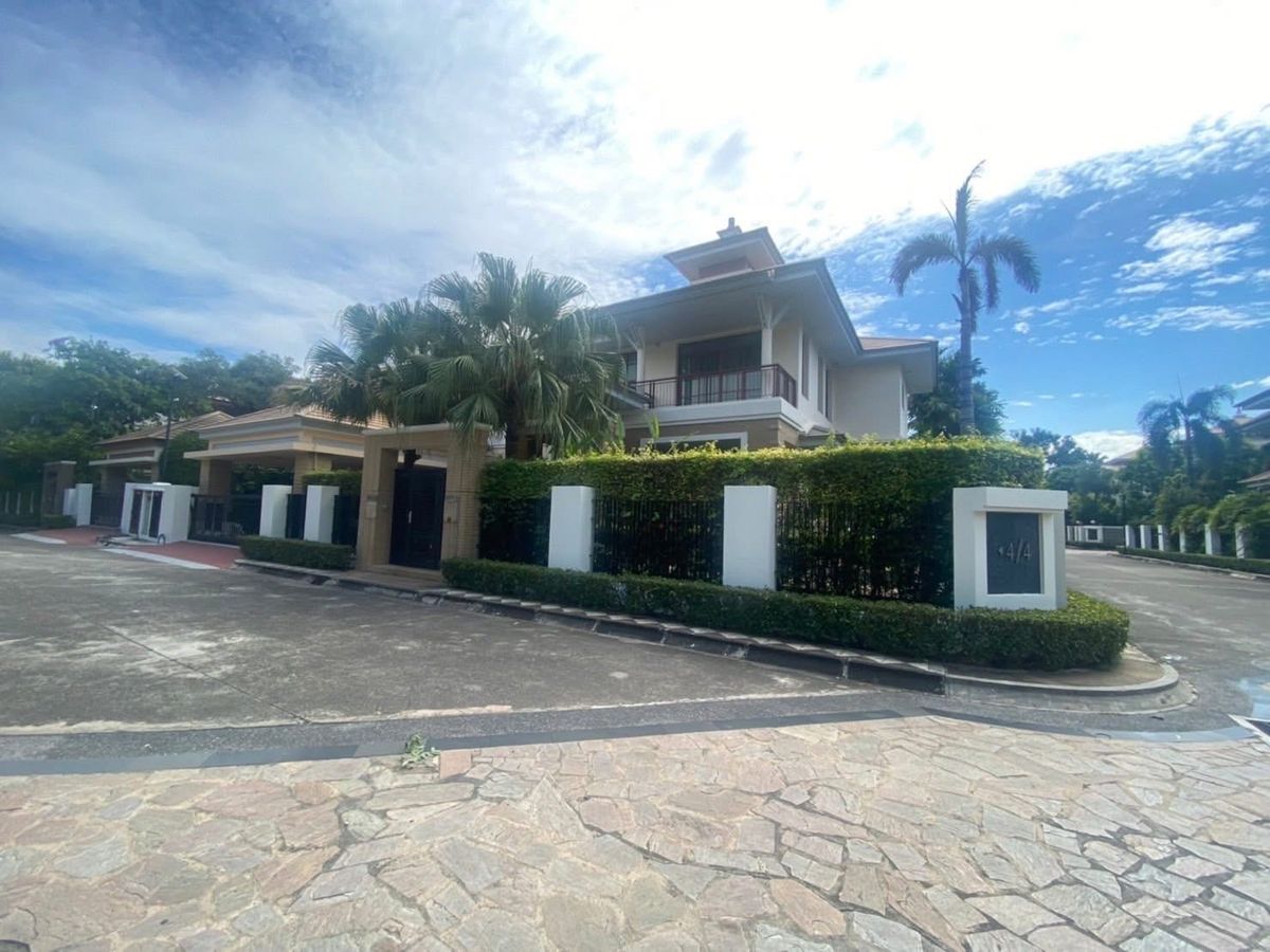 For RentHousePattanakan, Srinakarin : Phatthanakan house rental