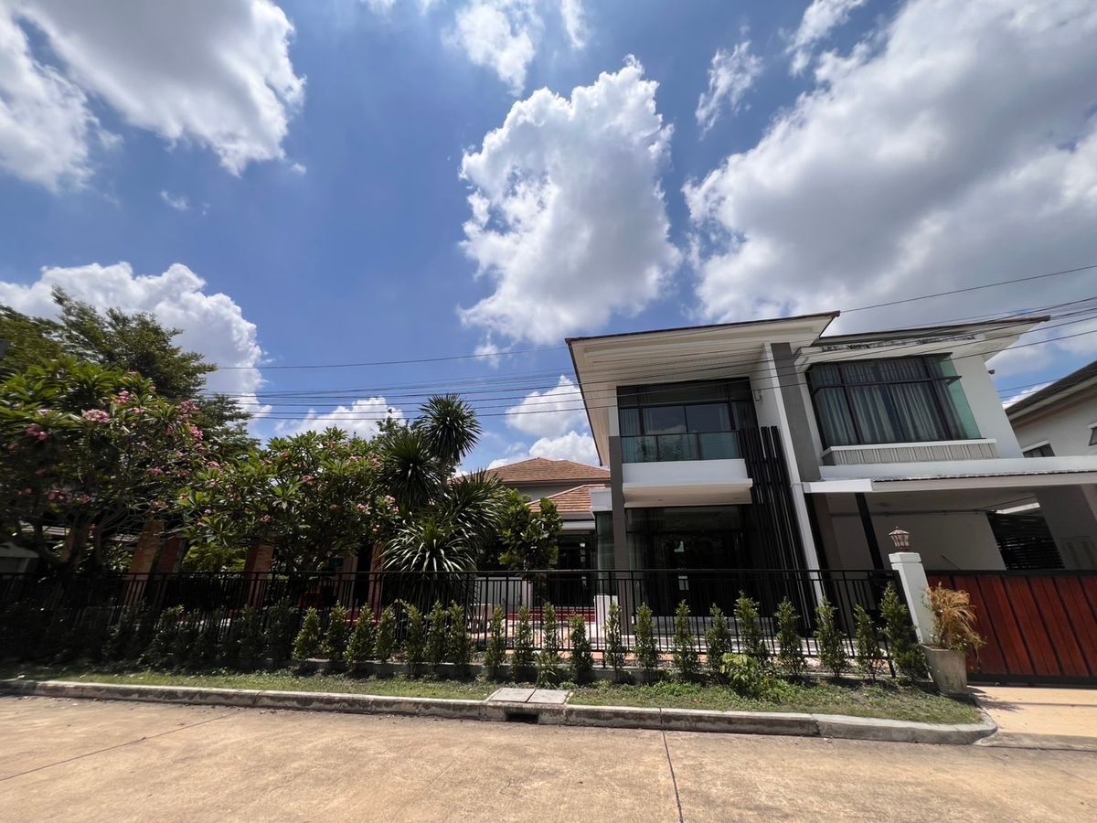 ให้เช่าบ้านท่าพระ ตลาดพลู วุฒากาศ : ให้เช่าบ้านเดี่ยวสุดหรู ในโครงการ Urban Sathon (เออเบิ้นสาทร