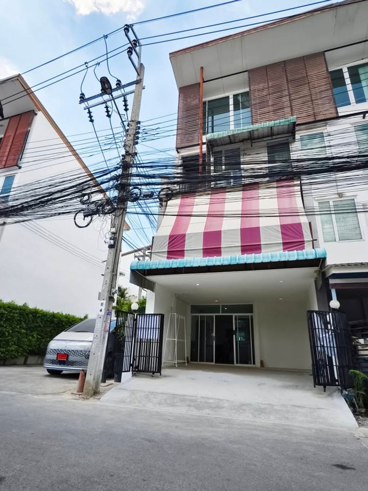 For RentTownhomeChaengwatana, Muangthong : ATTIC LITE CHANGWATTANA