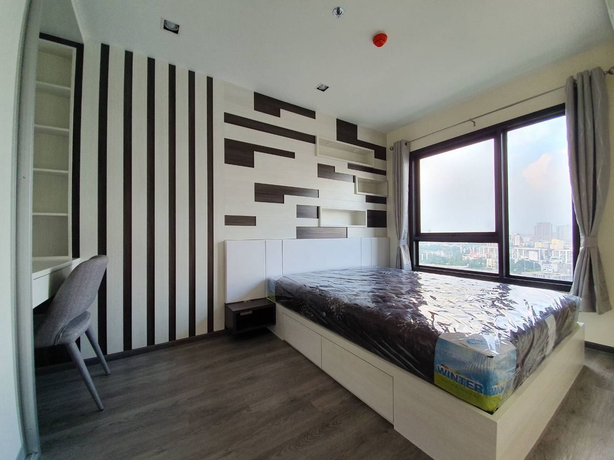 For RentCondoPattanakan, Srinakarin : RPT256 Condo Rich Park Triple Station, 21 Floor, City View 30 sqm. 1 bedroom, 1 water 12,000 baht 064-959-8900