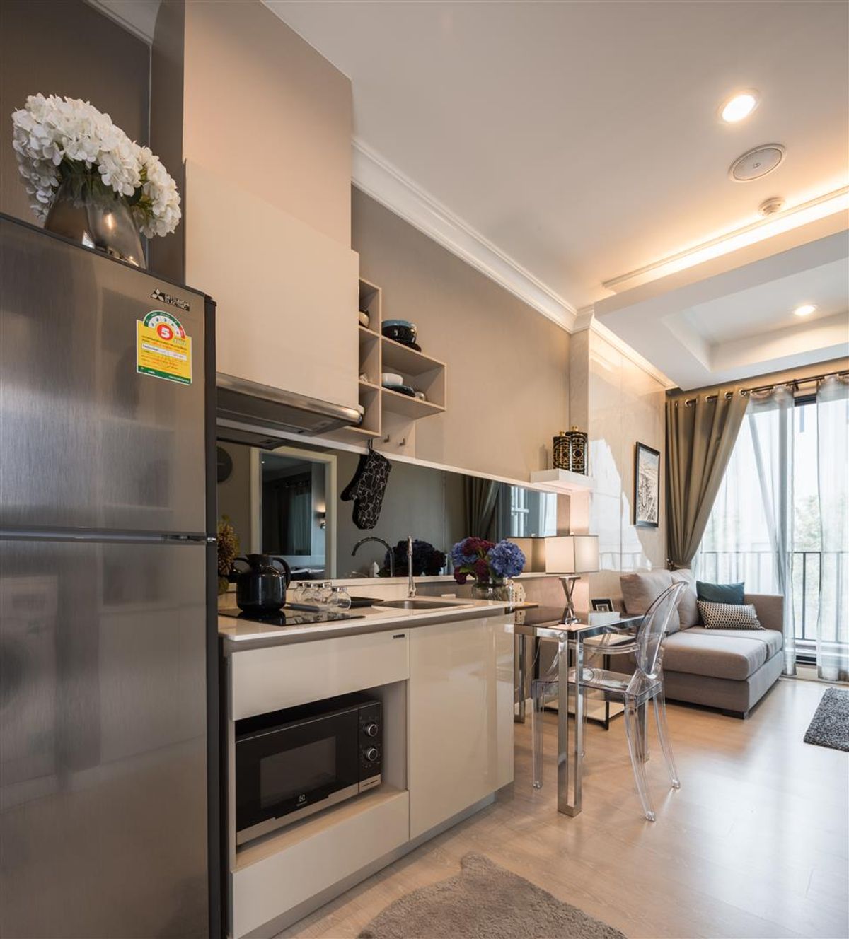 ขายคอนโดพระราม 9 เพชรบุรีตัดใหม่ RCA : ราคาดี ย่านทองหล่อ ใกล้ รพ กรุงเทพ 1 นอน 081-245-7349