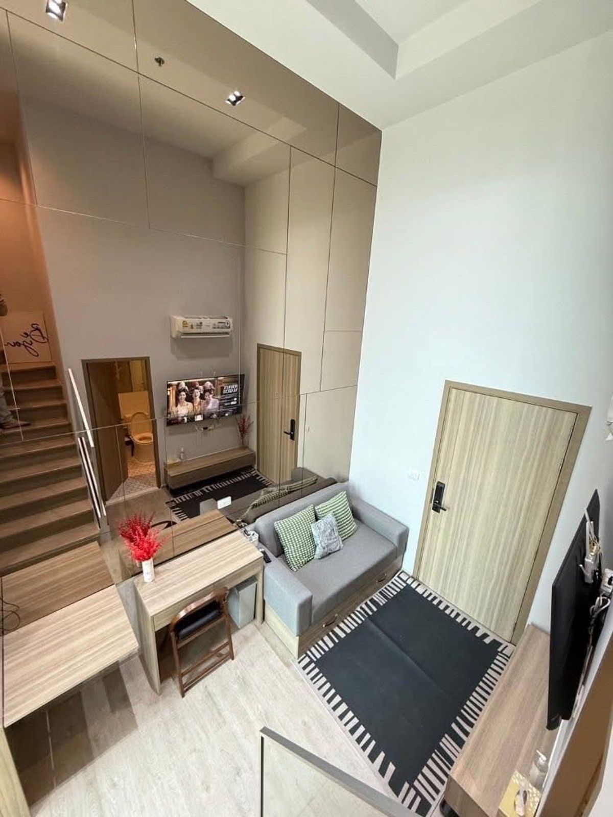 ให้เช่าคอนโดท่าพระ ตลาดพลู วุฒากาศ : SN888271 Duplex Room @Unicorn Sathorn