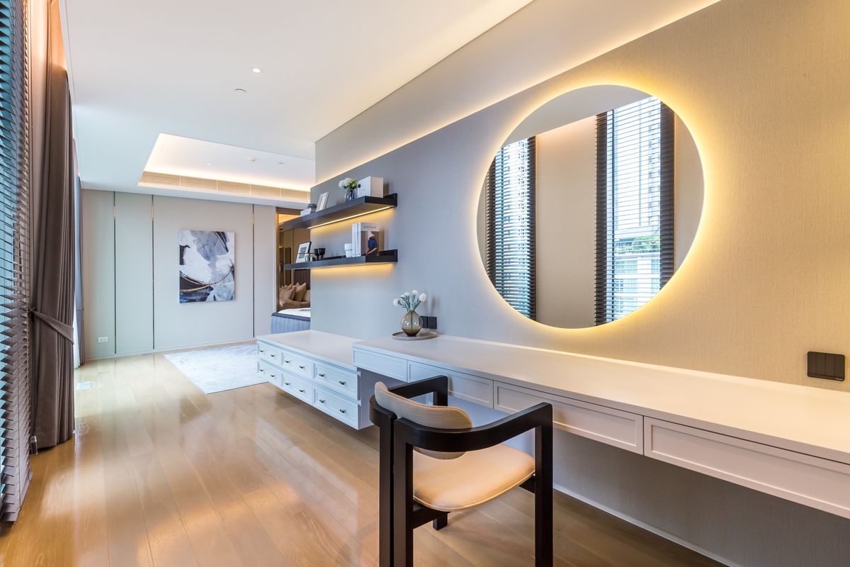 For RentCondoWitthayu, Chidlom, Langsuan, Ploenchit : 🔥For Rent Now🔥 Baan Sindhorn Luxury Residence, an ultra-luxury condo in the heart of Langsuan. 2 bedrooms, 3 bathrooms. Ready to move in❗