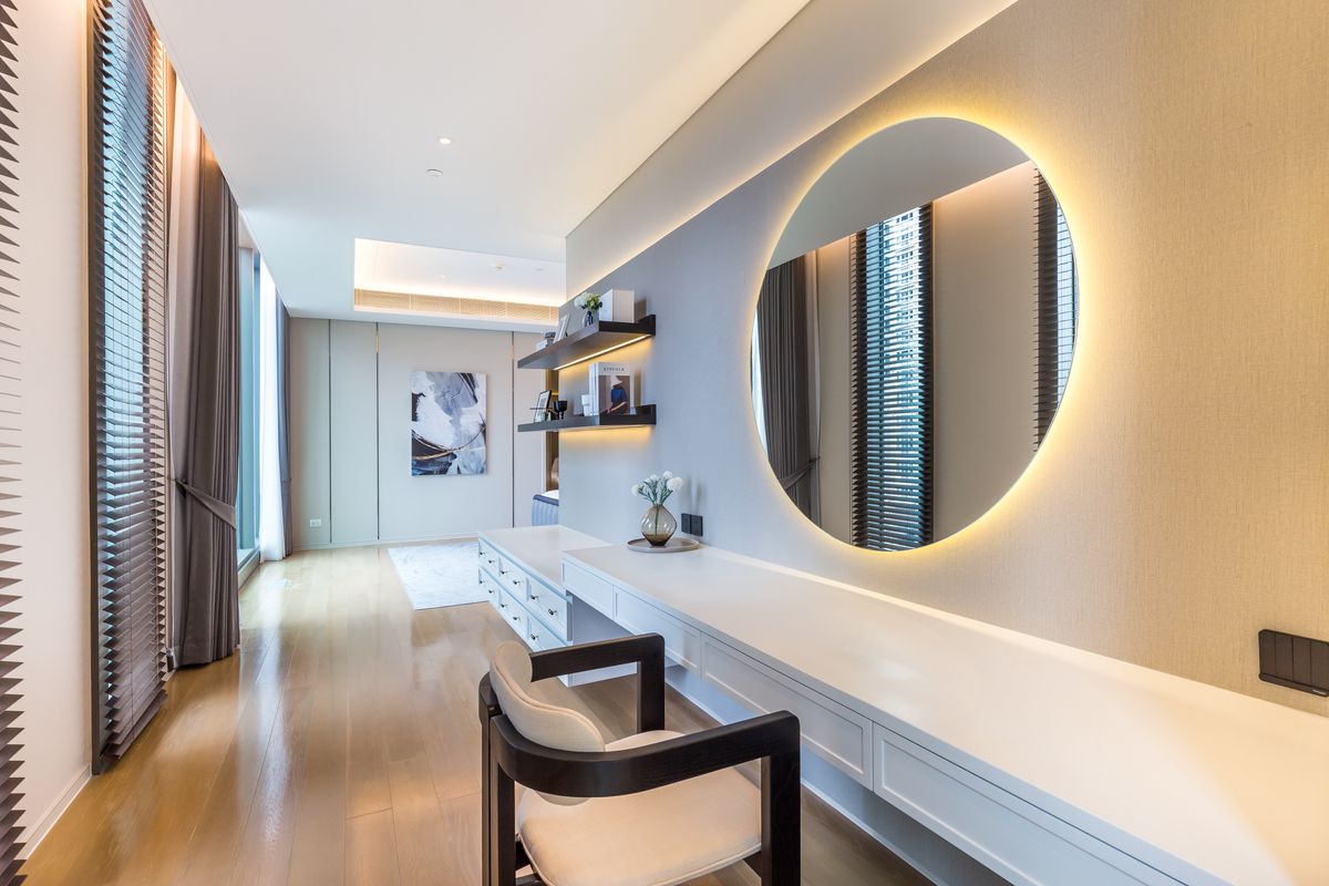 For RentCondoWitthayu, Chidlom, Langsuan, Ploenchit : 🔥For Rent Now🔥 Baan Sindhorn Luxury Residence, an ultra-luxury condo in the heart of Langsuan. 2 bedrooms, 3 bathrooms. Ready to move in❗
