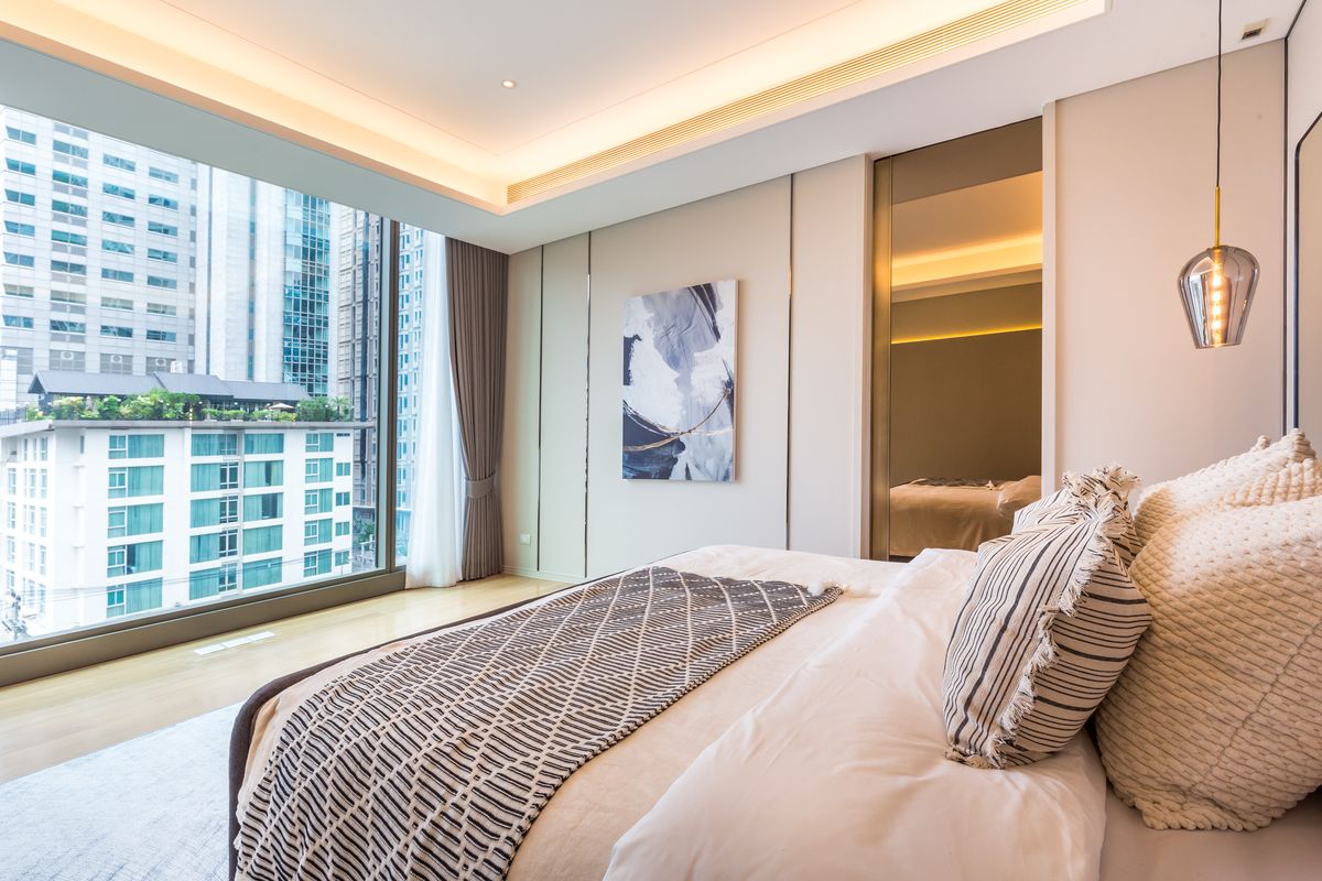 For RentCondoWitthayu, Chidlom, Langsuan, Ploenchit : 🔥For Rent Now🔥 Baan Sindhorn Luxury Residence, an ultra-luxury condo in the heart of Langsuan. 2 bedrooms, 3 bathrooms. Ready to move in❗