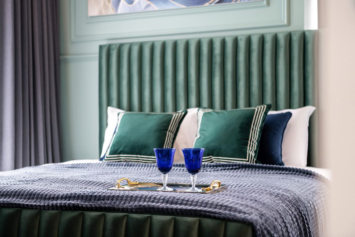 ให้เช่าคอนโดสุขุมวิท อโศก ทองหล่อ : 🔥ให้เช่าด่วน🔥 Khun by Yoo Thonglor 2 ห้องนอน 2 ห้องน้ำ Super Luxury ตกแต่งหรู ห้องสวย เฟอร์นิเจอร์ครบ❗