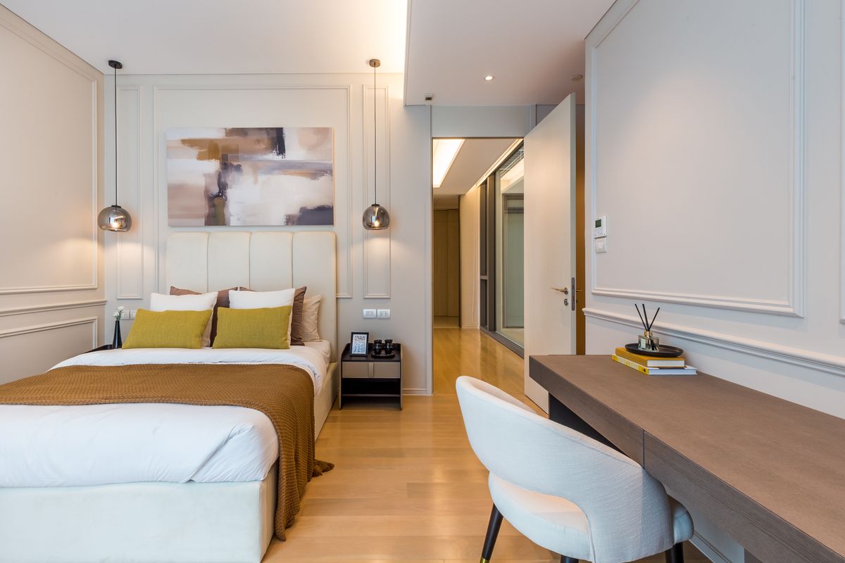 For RentCondoWitthayu, Chidlom, Langsuan, Ploenchit : 🔥For Rent Now🔥 Baan Sindhorn Luxury Residence, an ultra-luxury condo in the heart of Langsuan. 2 bedrooms, 3 bathrooms. Ready to move in❗