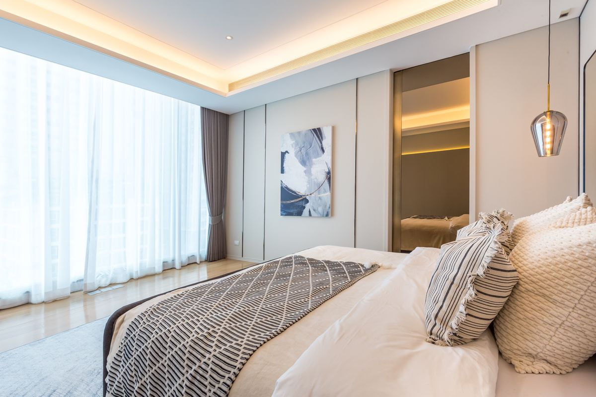 For RentCondoWitthayu, Chidlom, Langsuan, Ploenchit : 🔥For Rent Now🔥 Baan Sindhorn Luxury Residence, an ultra-luxury condo in the heart of Langsuan. 2 bedrooms, 3 bathrooms. Ready to move in❗