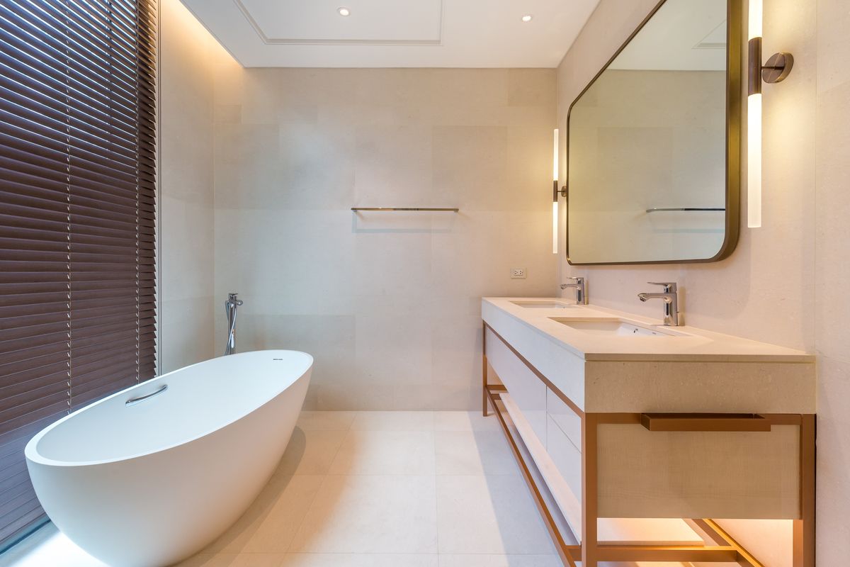 For RentCondoWitthayu, Chidlom, Langsuan, Ploenchit : 🔥For Rent Now🔥 Baan Sindhorn Luxury Residence, an ultra-luxury condo in the heart of Langsuan. 2 bedrooms, 3 bathrooms. Ready to move in❗