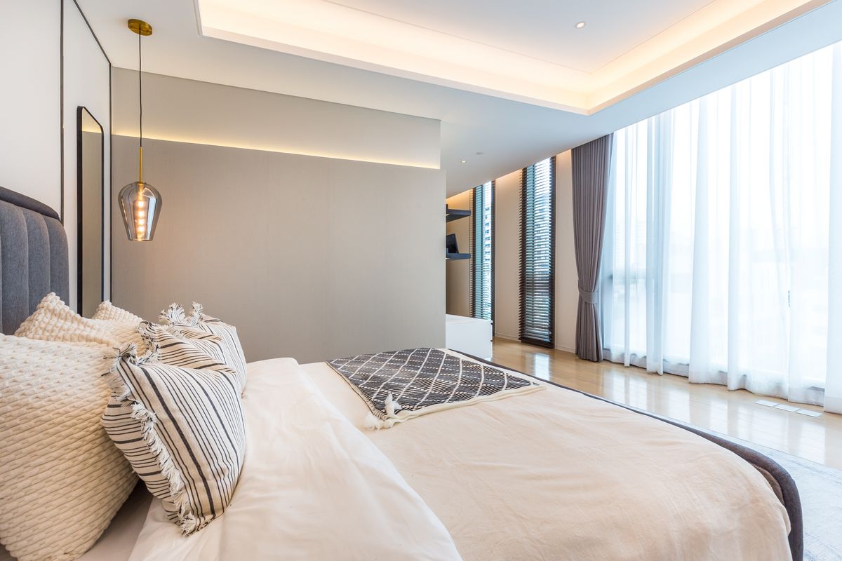 For RentCondoWitthayu, Chidlom, Langsuan, Ploenchit : 🔥For Rent Now🔥 Baan Sindhorn Luxury Residence, an ultra-luxury condo in the heart of Langsuan. 2 bedrooms, 3 bathrooms. Ready to move in❗