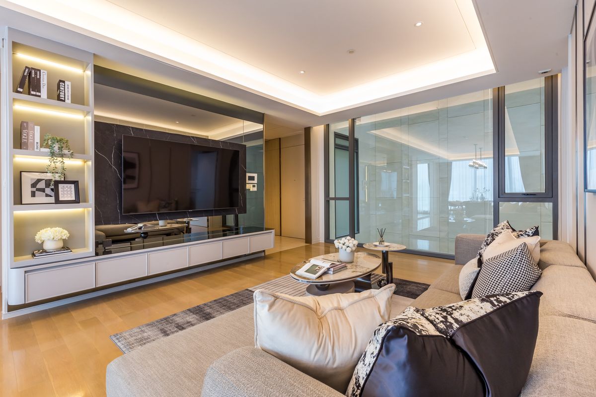For RentCondoWitthayu, Chidlom, Langsuan, Ploenchit : 🔥For Rent Now🔥 Baan Sindhorn Luxury Residence, an ultra-luxury condo in the heart of Langsuan. 2 bedrooms, 3 bathrooms. Ready to move in❗