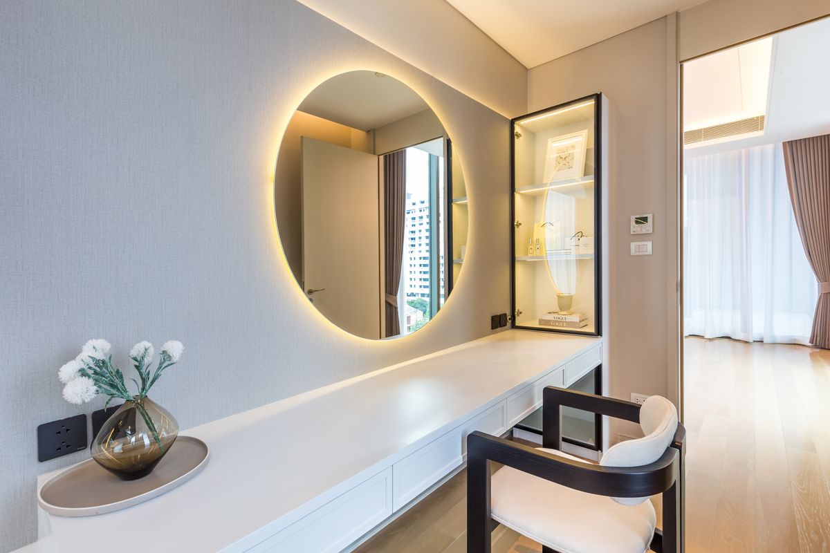 For RentCondoWitthayu, Chidlom, Langsuan, Ploenchit : 🔥For Rent Now🔥 Baan Sindhorn Luxury Residence, an ultra-luxury condo in the heart of Langsuan. 2 bedrooms, 3 bathrooms. Ready to move in❗