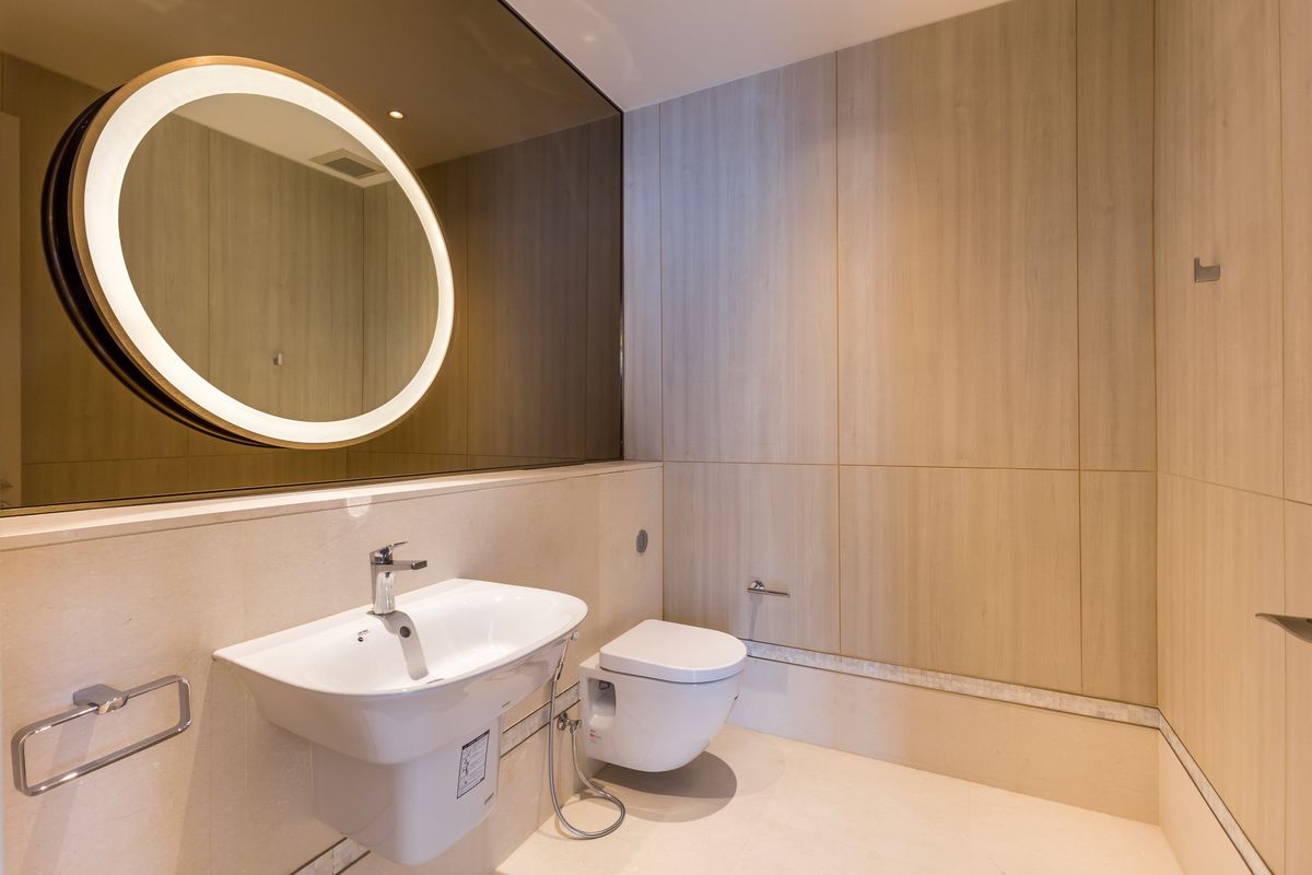 For RentCondoWitthayu, Chidlom, Langsuan, Ploenchit : 🔥For Rent Now🔥 Baan Sindhorn Luxury Residence, an ultra-luxury condo in the heart of Langsuan. 2 bedrooms, 3 bathrooms. Ready to move in❗