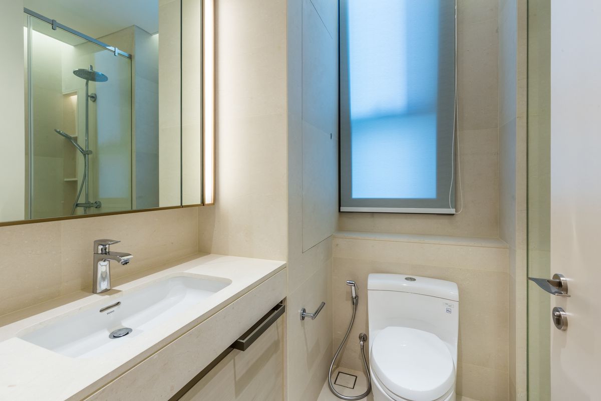 For RentCondoWitthayu, Chidlom, Langsuan, Ploenchit : 🔥For Rent Now🔥 Baan Sindhorn Luxury Residence, an ultra-luxury condo in the heart of Langsuan. 2 bedrooms, 3 bathrooms. Ready to move in❗