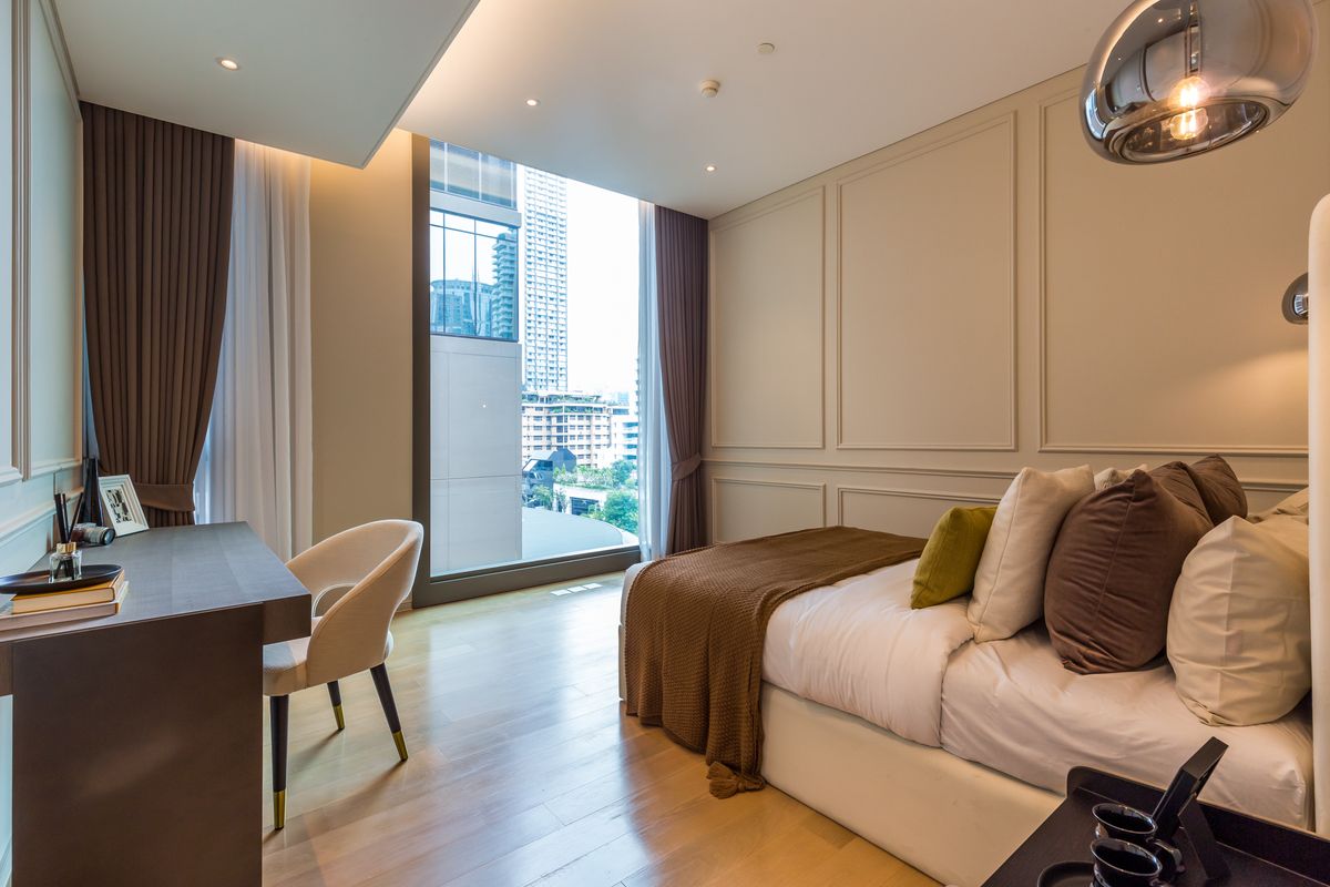 For RentCondoWitthayu, Chidlom, Langsuan, Ploenchit : 🔥For Rent Now🔥 Baan Sindhorn Luxury Residence, an ultra-luxury condo in the heart of Langsuan. 2 bedrooms, 3 bathrooms. Ready to move in❗