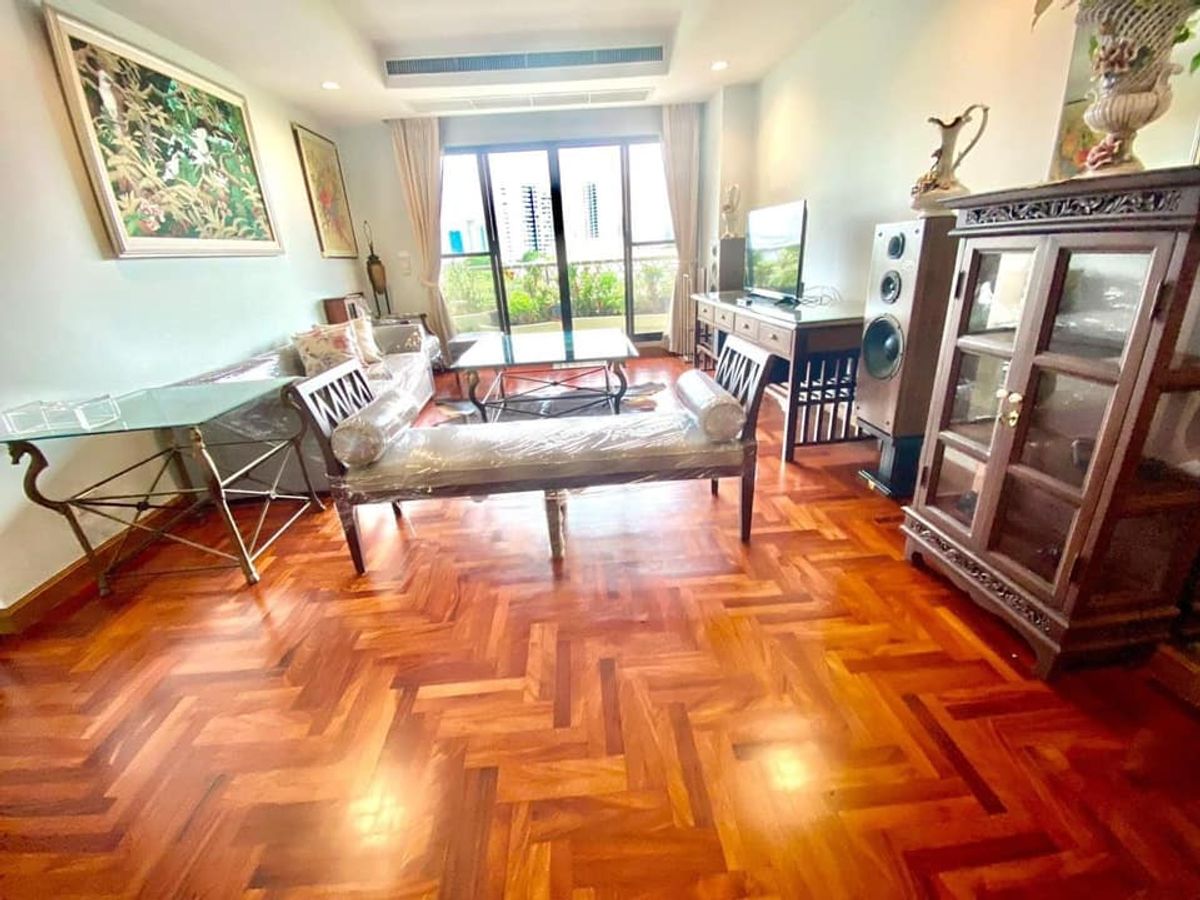 For RentCondoSathorn, Narathiwat : 📢👇Low-rise condo in a quiet residential area of Sathorn, long balcony 