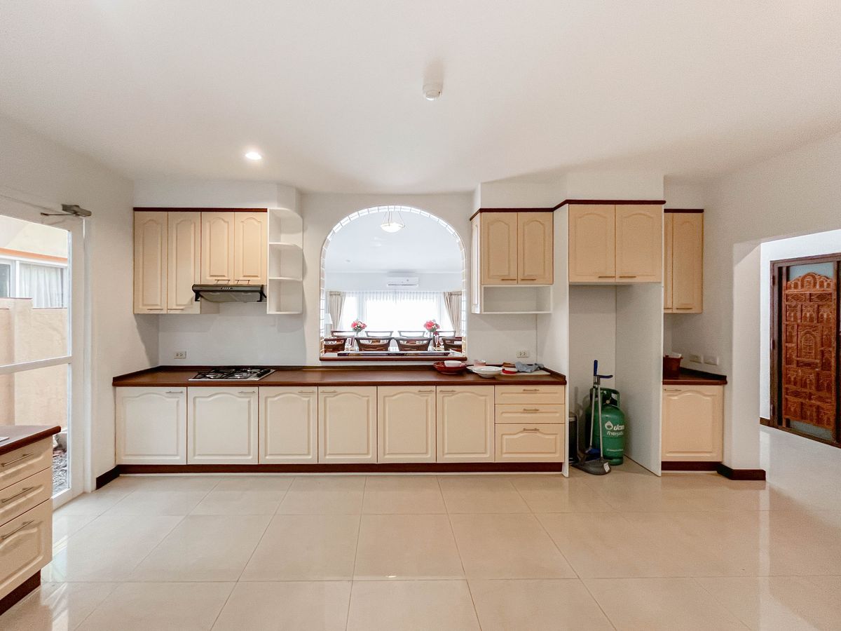 ขายบ้านพัทยา บางแสน ชลบุรี สัตหีบ : ขายวิลล่าชั้นเดียว Green Olive Villa Amata Spring Golf 3 ห้องนอน ริมสนามกอล์ฟ การีนตีบรรยากาศดีแน่นอน [SHNH00012]