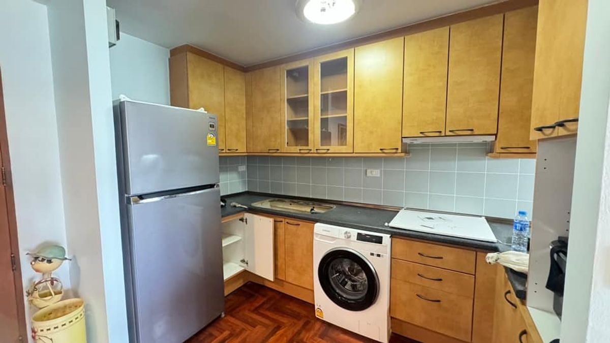 For RentCondoSathorn, Narathiwat : 📢👇Low-rise condo in a quiet residential area of Sathorn, long balcony 