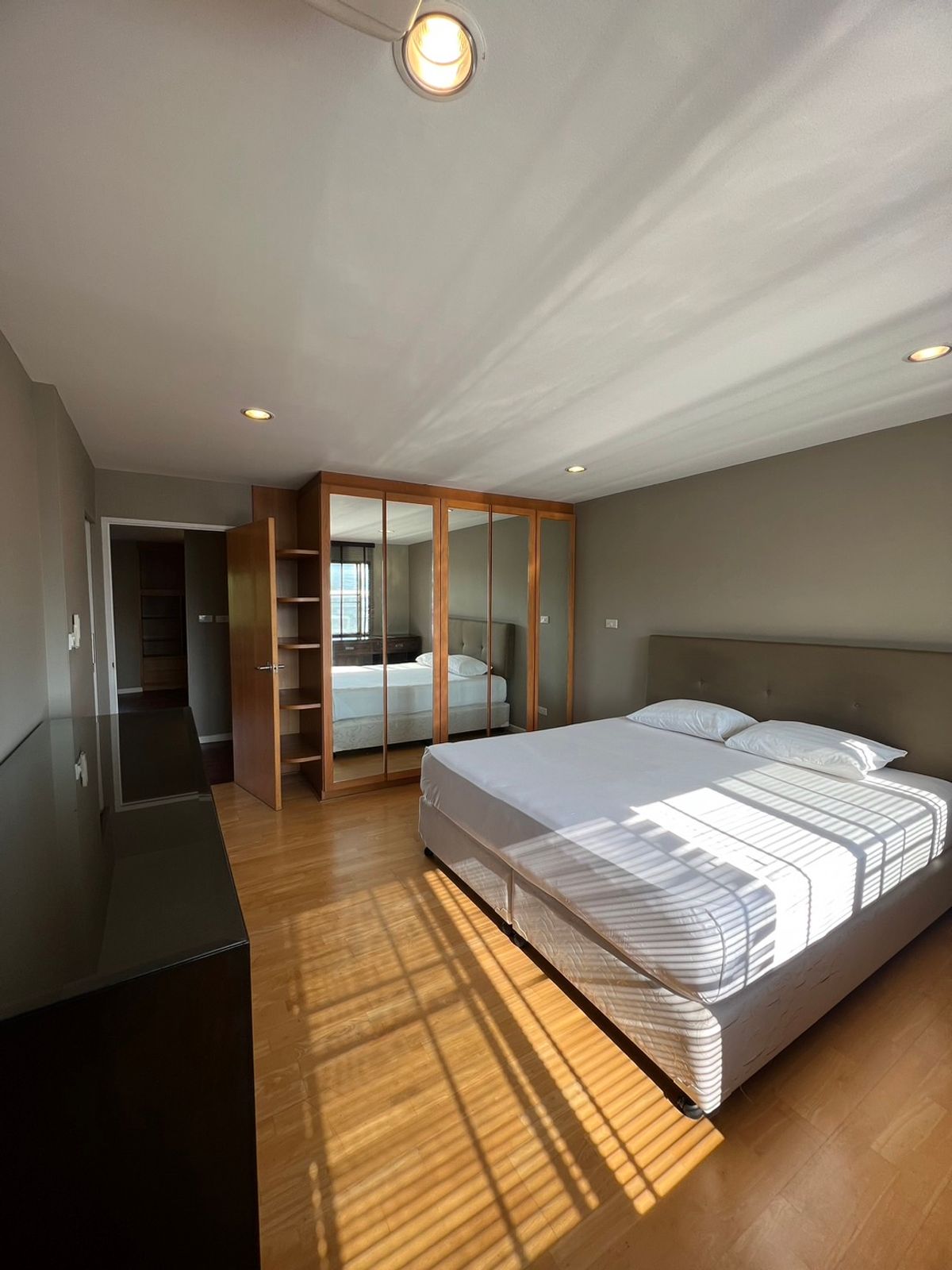 For RentCondoWitthayu, Chidlom, Langsuan, Ploenchit : Polo Residence
