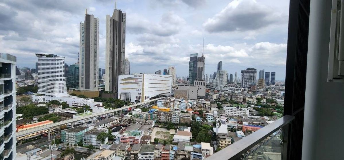 For RentCondoWongwianyai, Charoennakor : Penthouse, beautiful room, spacious, fully furnished, next to BTS Khlong San station