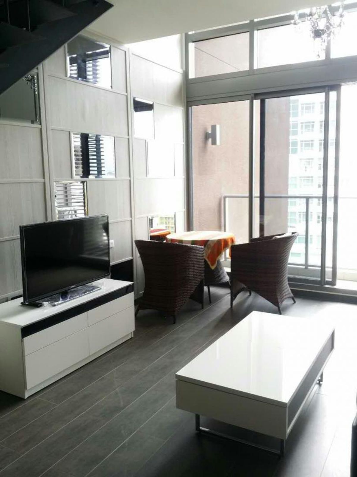 For RentCondoSukhumvit, Asoke, Thonglor : Duplex 1 bed 1 bath 46 sqm condo at The Lofts Ekkamai for rent 35,000THB per month, Ekkamai BTS.