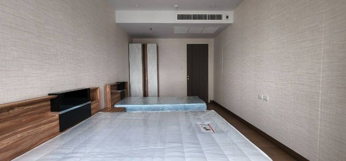 For RentCondoWongwianyai, Charoennakor : Penthouse, beautiful room, spacious, fully furnished, next to BTS Khlong San station