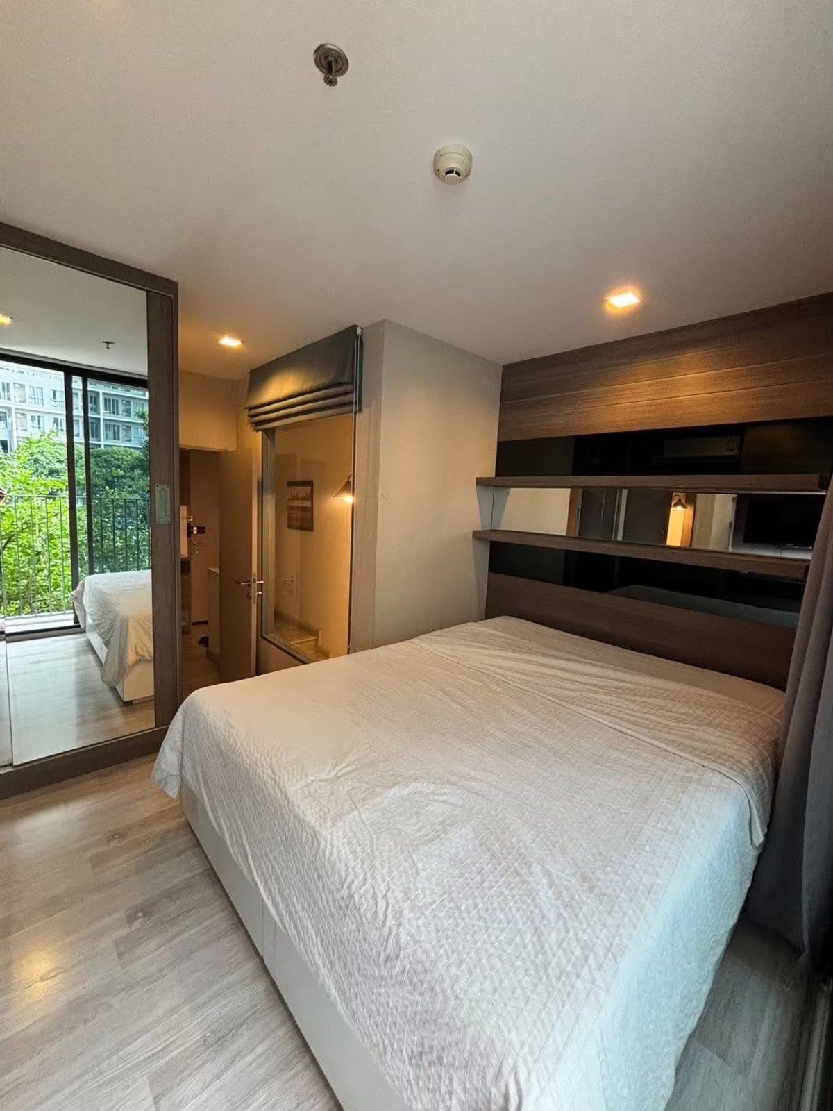 For RentCondoOnnut, Udomsuk : For rent, the built -in room is very beautiful, near BTS On Nut, just 30 meters. Interested. Say hello.