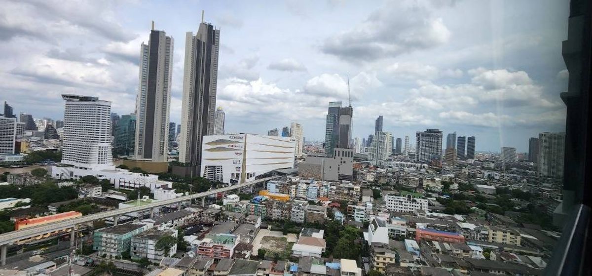 For RentCondoWongwianyai, Charoennakor : Penthouse, beautiful room, spacious, fully furnished, next to BTS Khlong San station