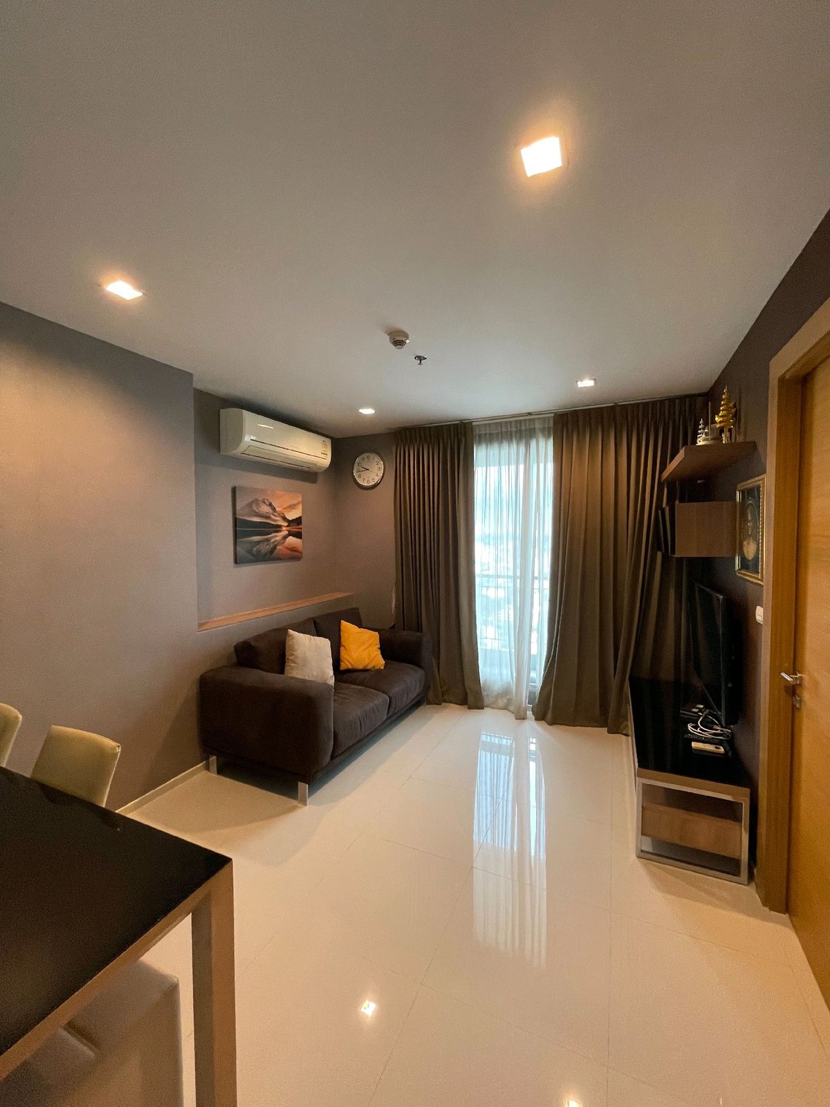 ให้เช่าคอนโดรัชดา ห้วยขวาง : ด่วน ! ให้เช่า คอนโด Rhythm ratchada  ห้องนอน 47   ตรม. ในราคาพิเศษ
